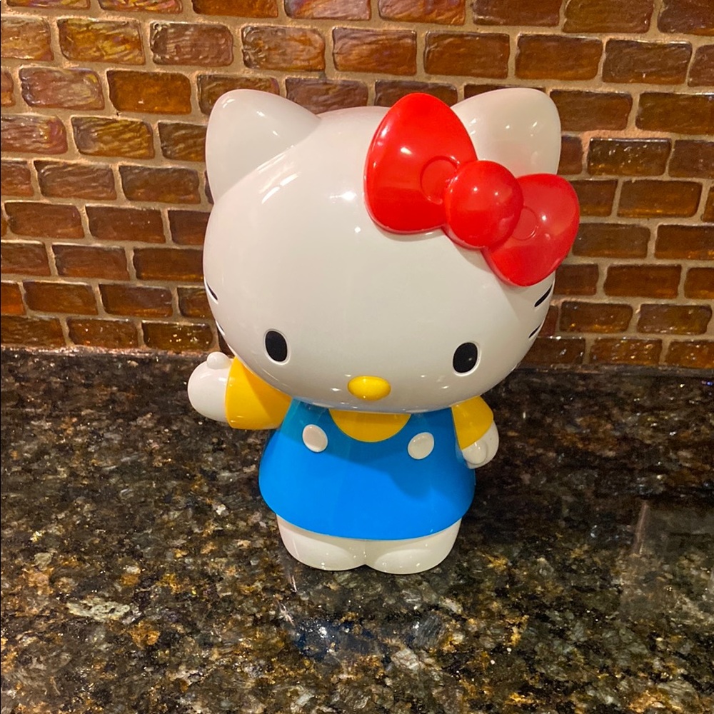 Hello Kitty Dancing waving doll she goes up and down She takes Batteries New - Picture 3 of 7